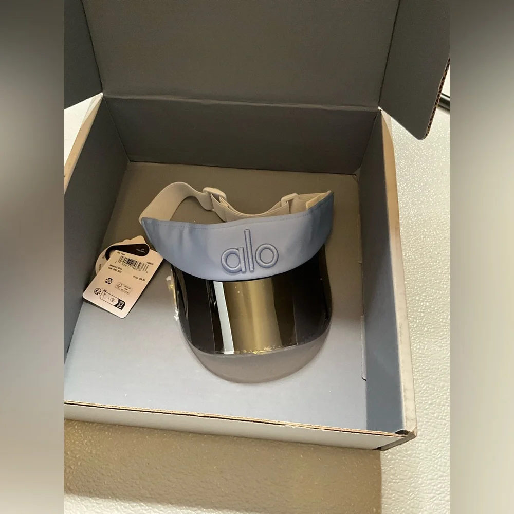 NWT ALO YOGA® Airlift Solar Visor -‎ Seashell Blue One Size